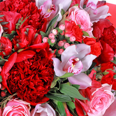 Букет "Алый шелк"